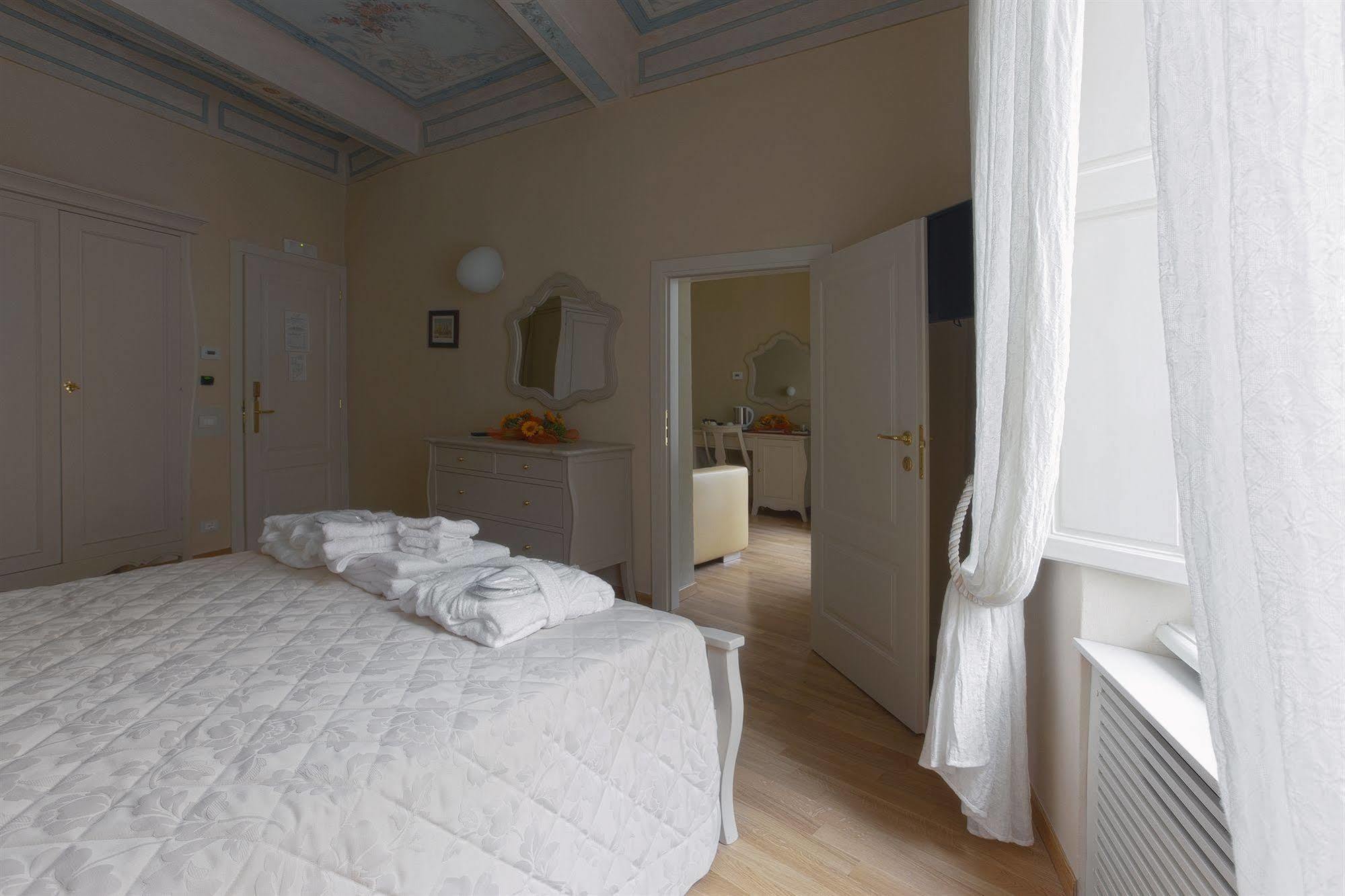 Residenza D'Epoca Relais I Miracoli Hotel Pisa Bagian luar foto